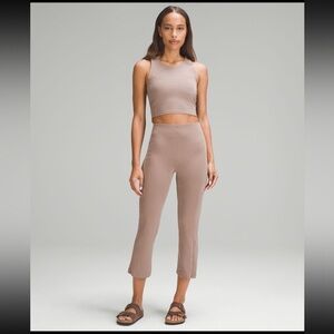 Lululemon Ribbed Softstreme Zip-Leg High-Rise Cropped Pant 25" , sz : 6